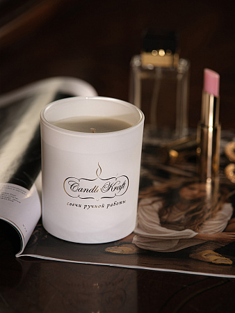 Свеча ароматическая CandleKraft Madam Coco Gentle Parfum white &quot;Мадам Коко&quot;